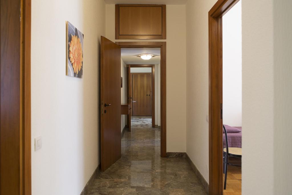 Fiera Monterosa 11 Apartment Milan Room photo