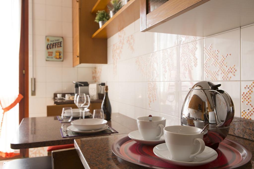 Fiera Monterosa 11 Apartment Milan Room photo