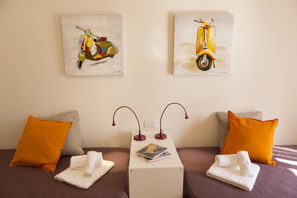 Fiera Monterosa 11 Apartment Milan Room photo