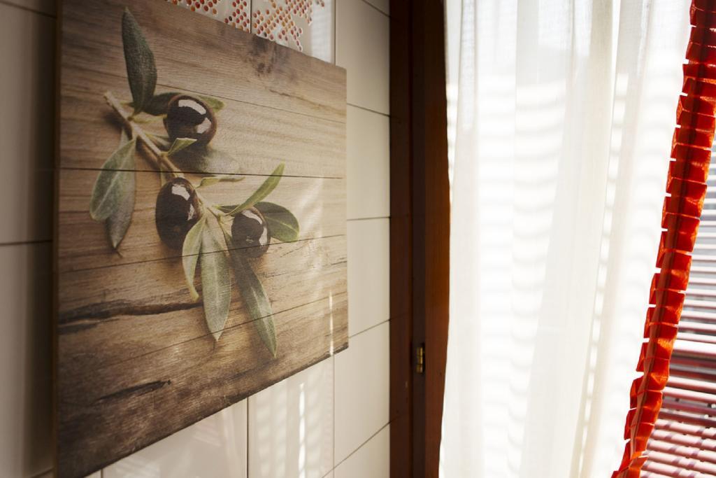 Fiera Monterosa 11 Apartment Milan Room photo